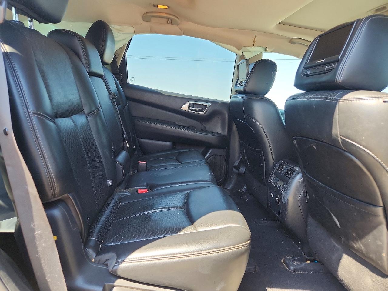 2017 NISSAN PATHFINDER PLATINUM photo 11