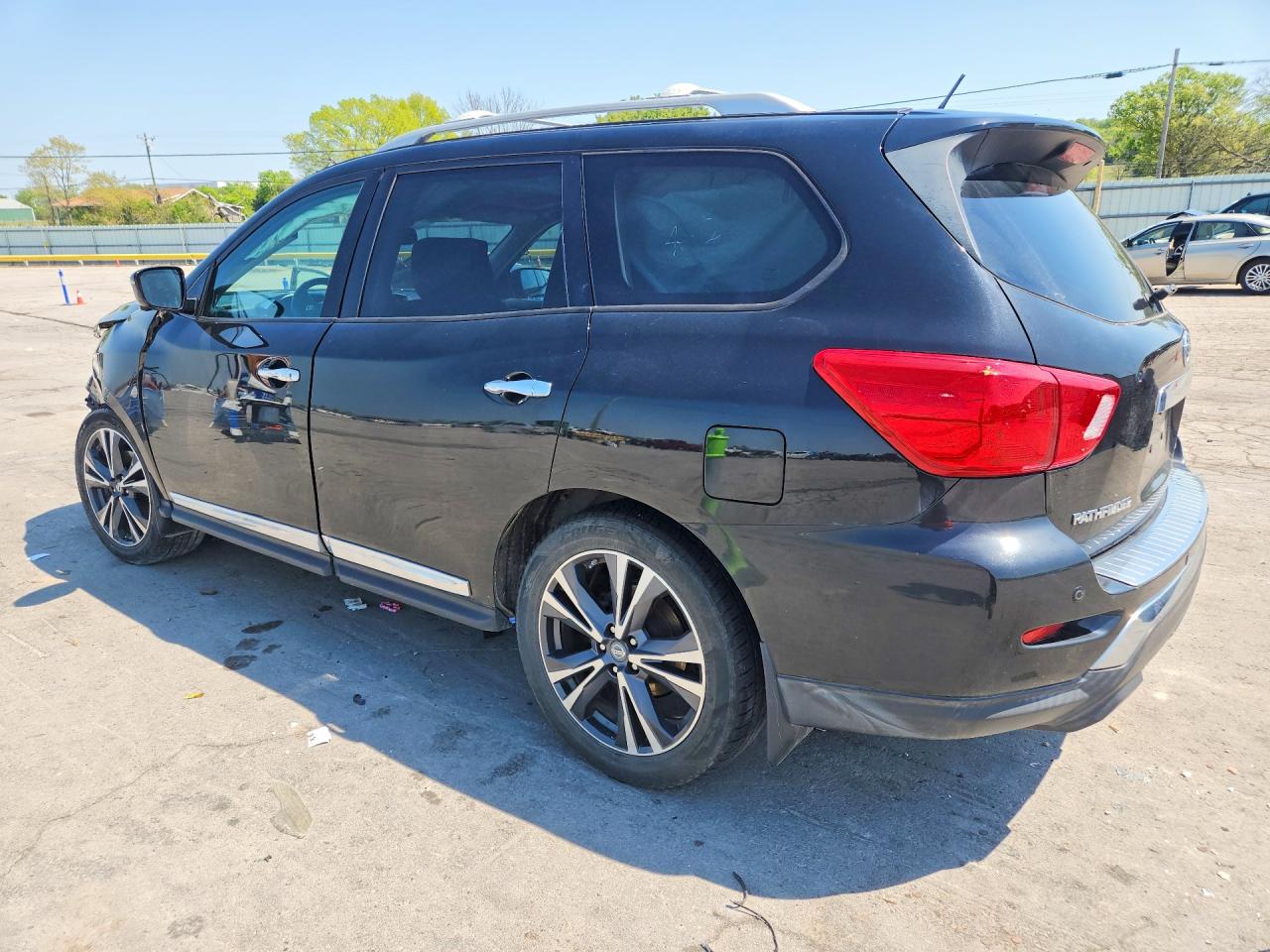 2017 NISSAN PATHFINDER PLATINUM photo 2