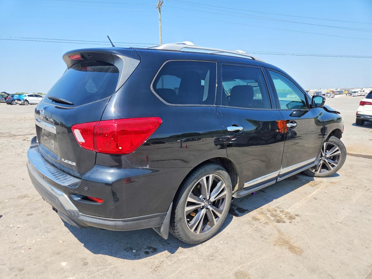 2017 NISSAN PATHFINDER PLATINUM photo 3