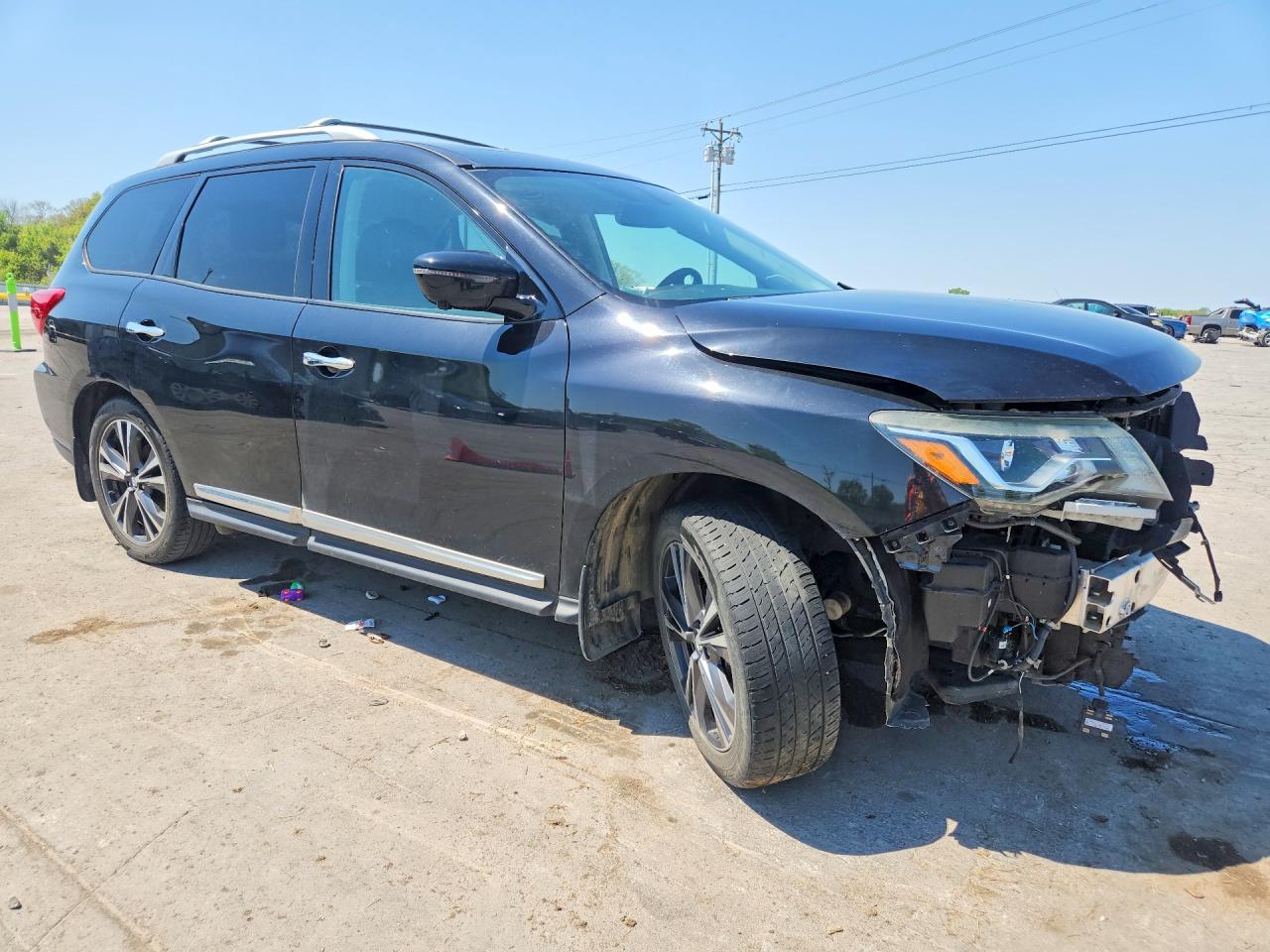 2017 NISSAN PATHFINDER PLATINUM photo 4