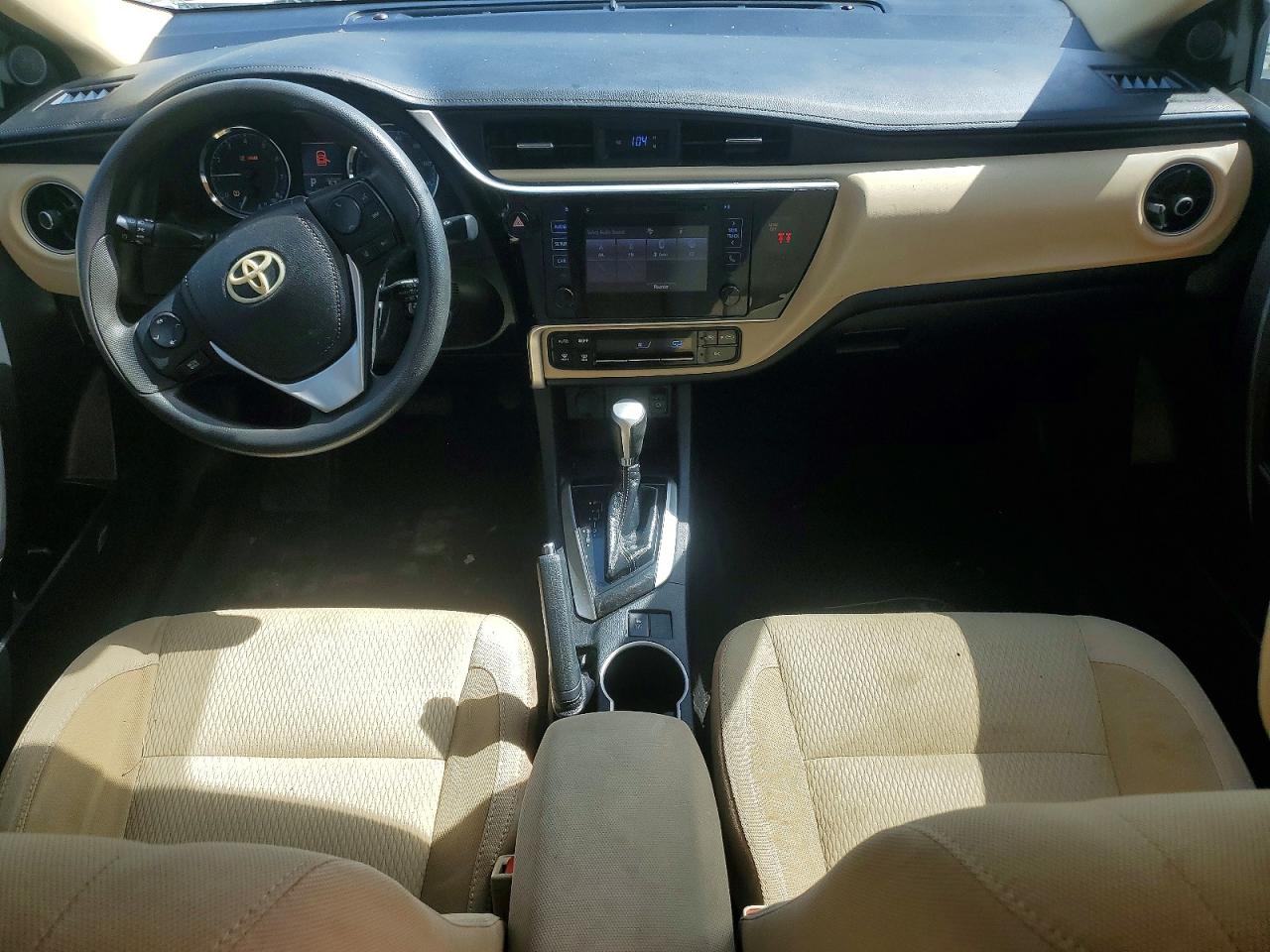 2018 TOYOTA COROLLA LE photo 15