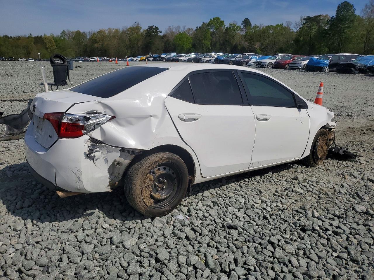 2018 TOYOTA COROLLA LE photo 5