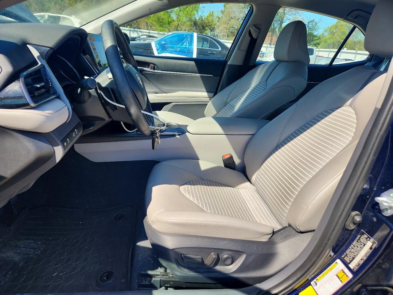 2022 TOYOTA CAMRY SE photo 7