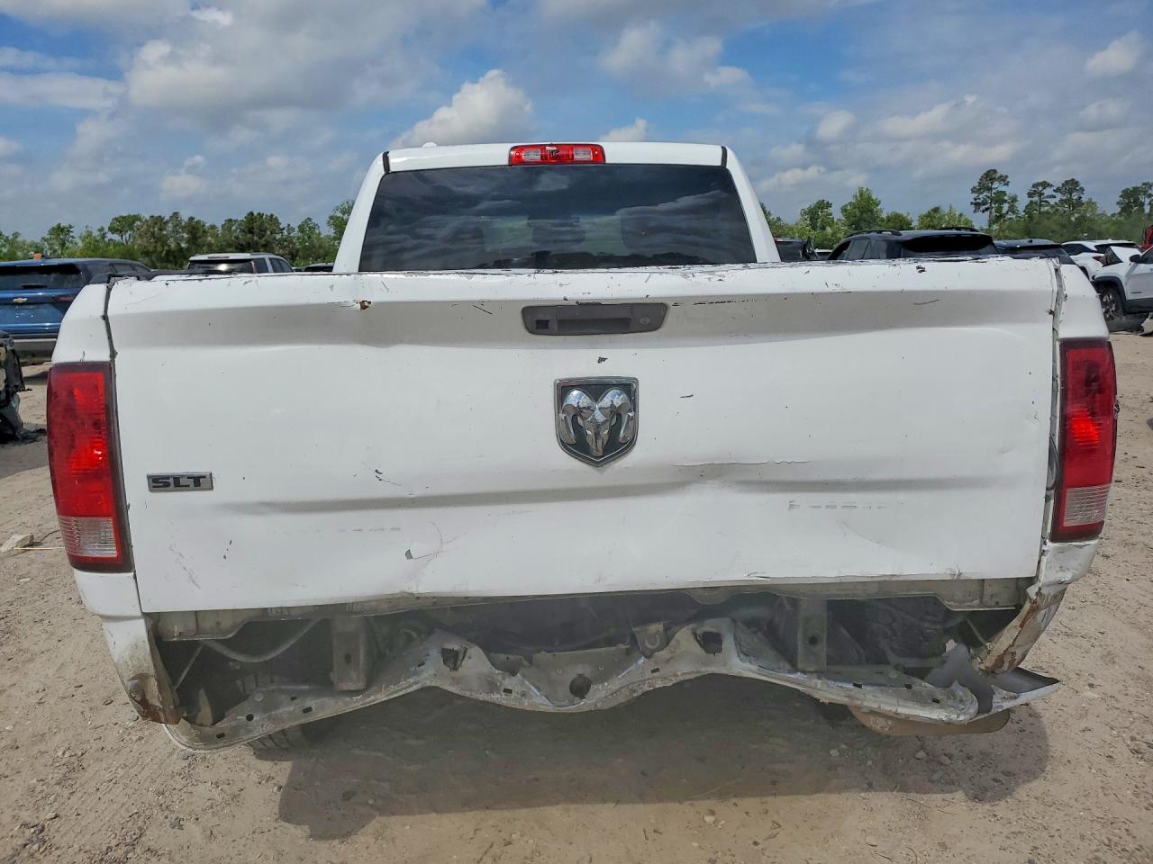 2014 RAM 1500 photo 16