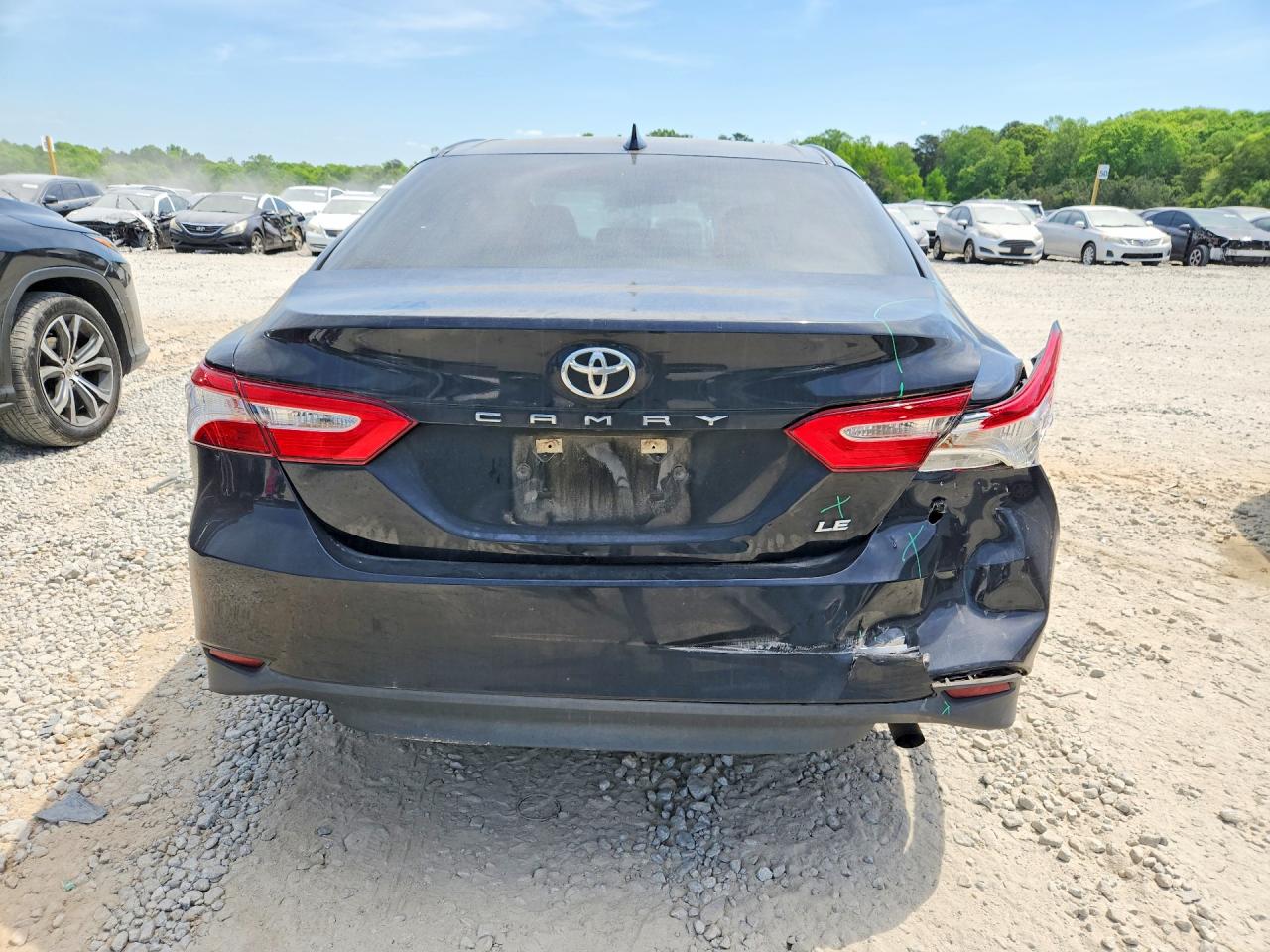 2020 TOYOTA CAMRY LE photo 11