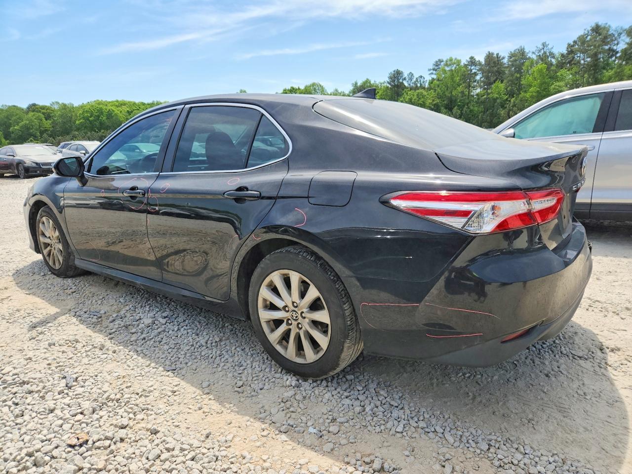 2020 TOYOTA CAMRY LE photo 3