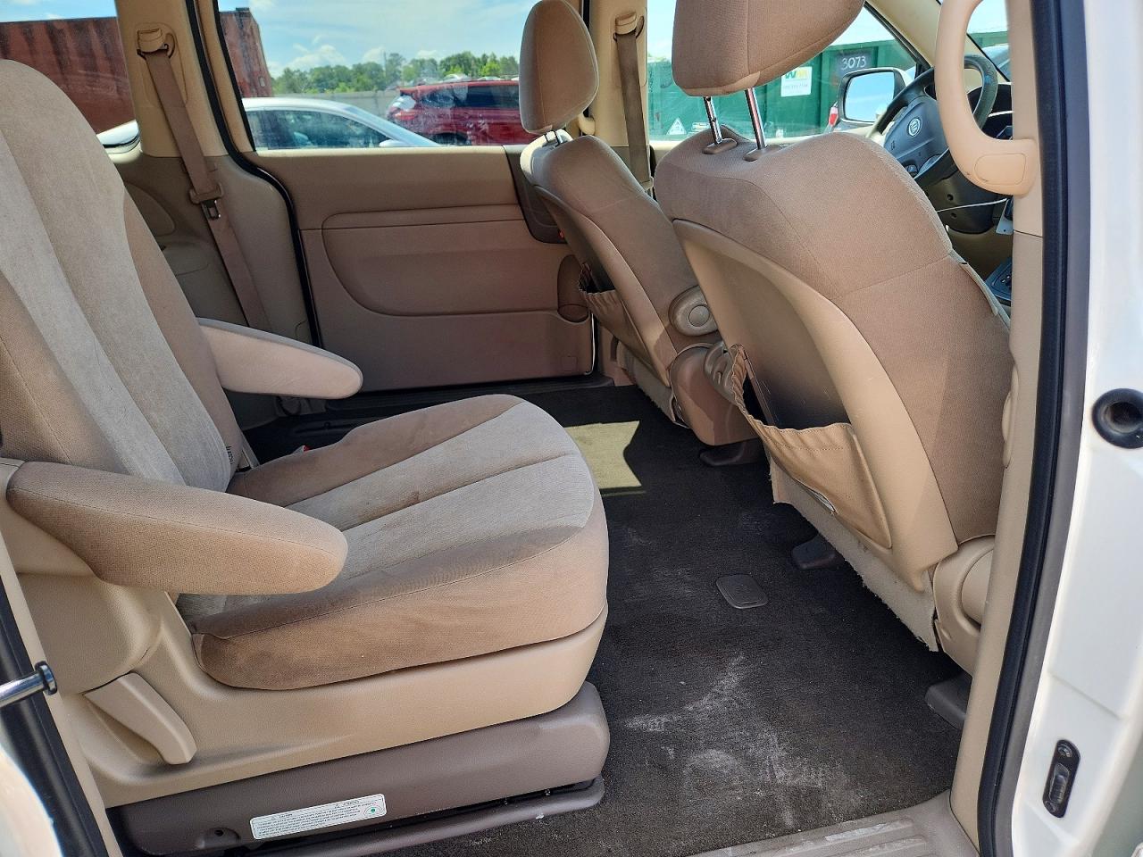 2012 KIA SEDONA LX photo 31