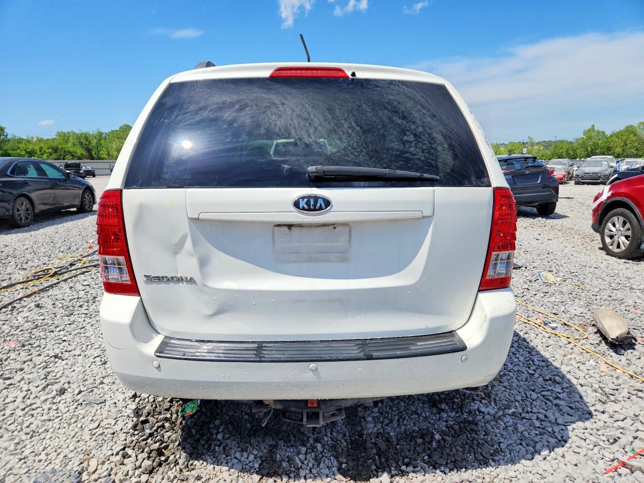 2012 KIA SEDONA LX photo 16