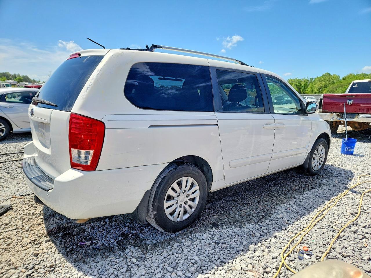 2012 KIA SEDONA LX photo 7