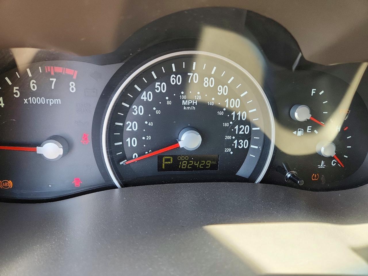 2012 KIA SEDONA LX photo 25