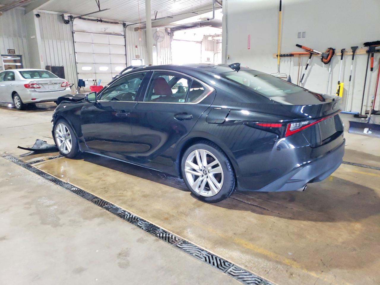 2021 LEXUS IS 300 photo 4