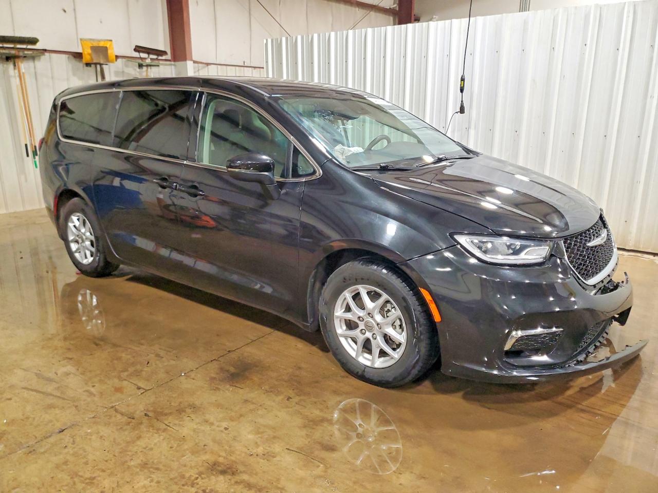 2023 CHRYSLER PACIFICA TOURING L photo 7