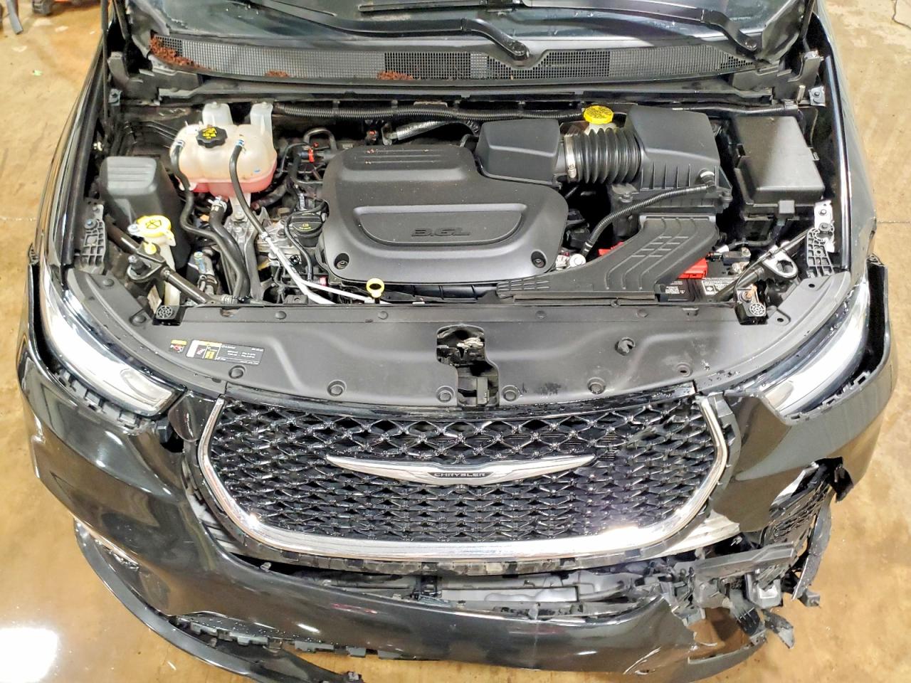2023 CHRYSLER PACIFICA TOURING L photo 23