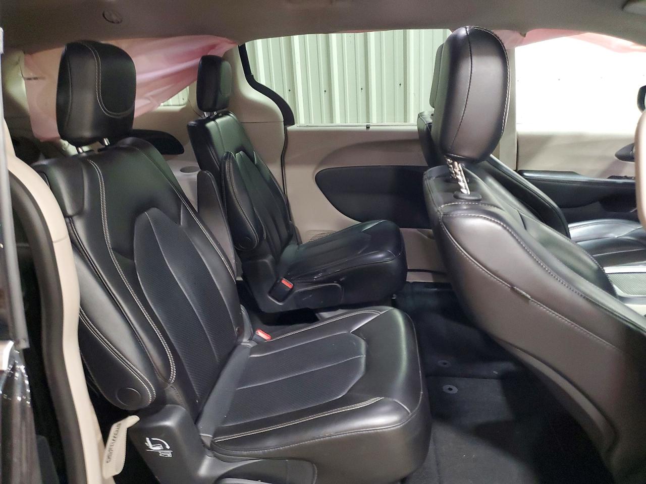 2023 CHRYSLER PACIFICA TOURING L photo 21
