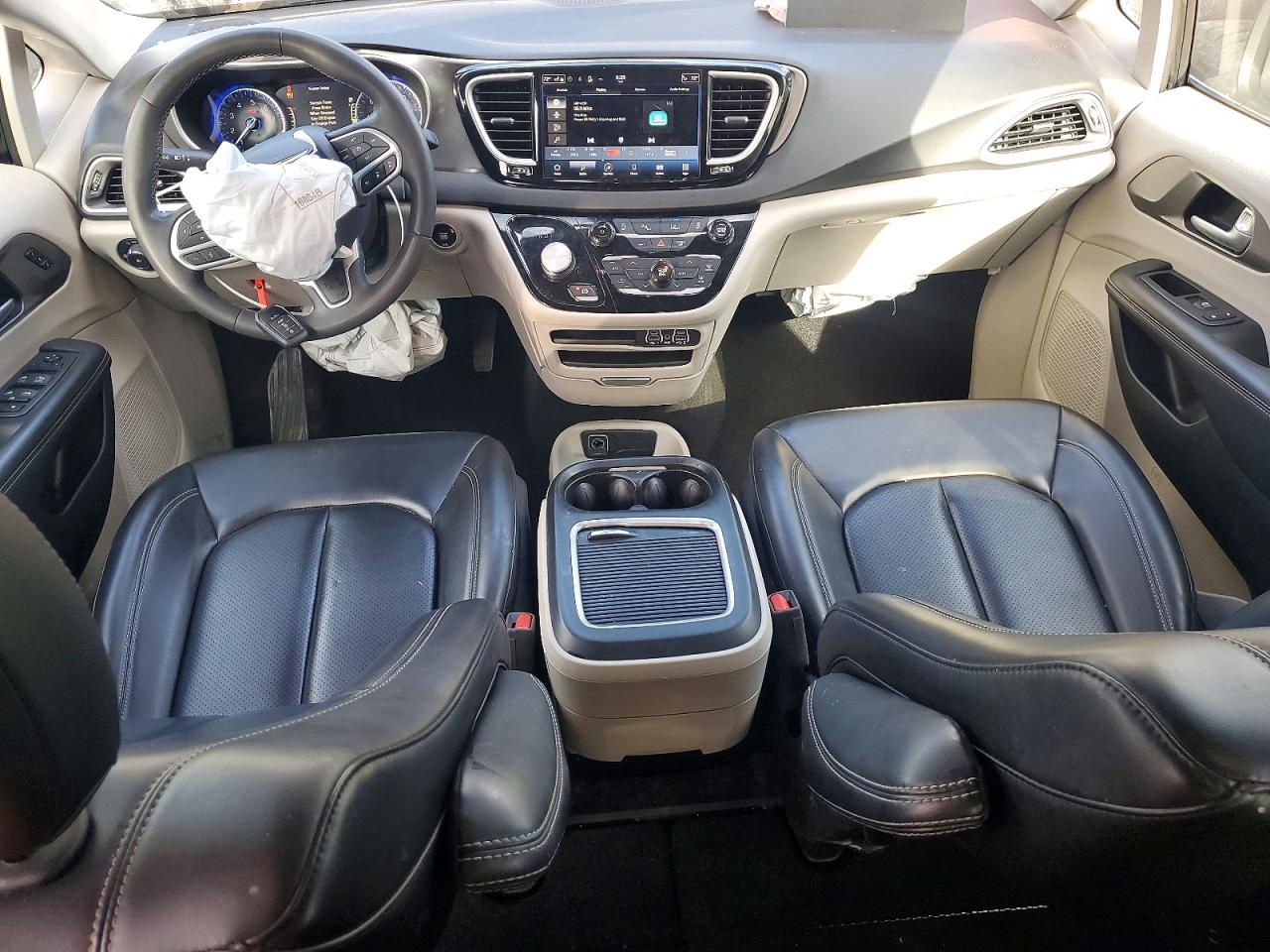 2023 CHRYSLER PACIFICA TOURING L photo 15