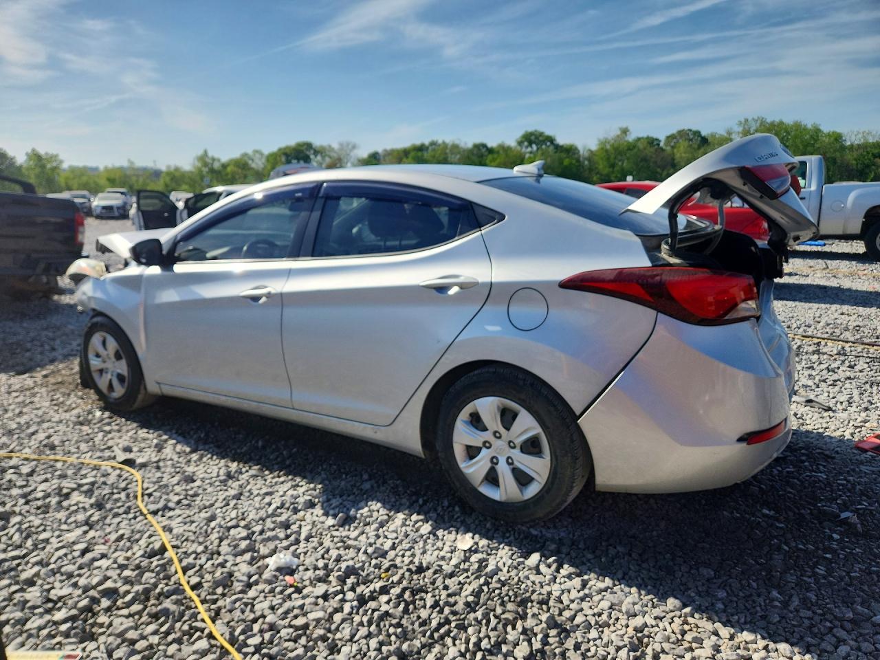 2016 HYUNDAI ELANTRA SE photo 3