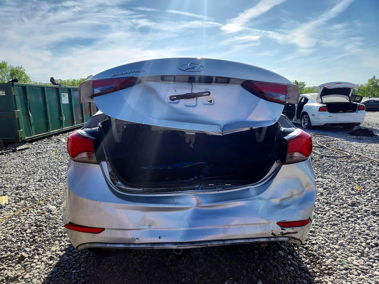2016 HYUNDAI ELANTRA SE photo 11