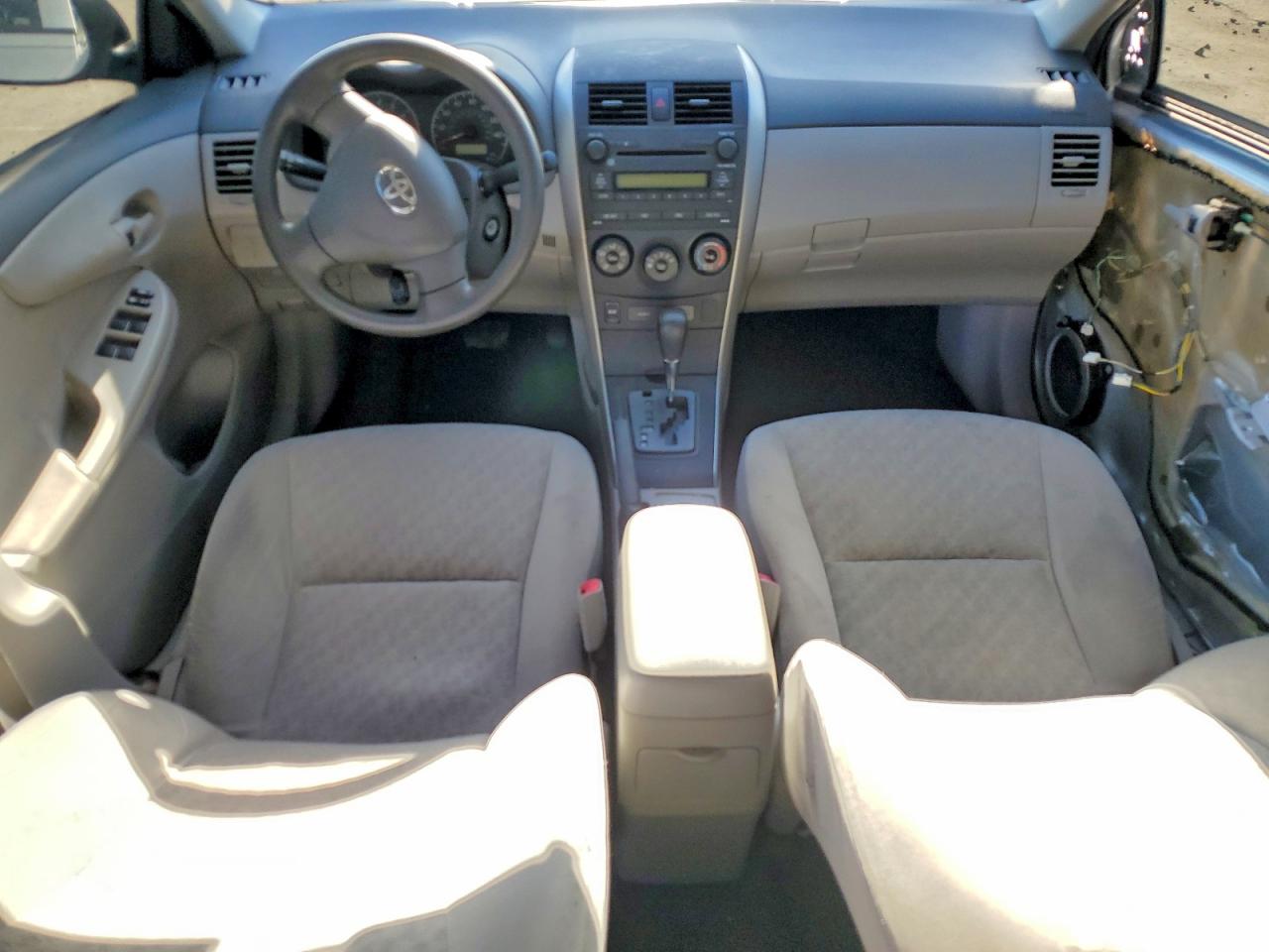 2009 TOYOTA COROLLA LE photo 15
