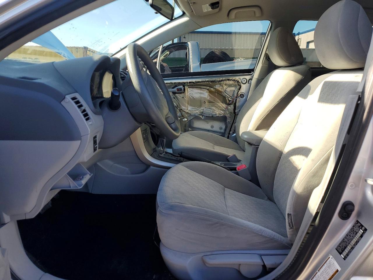 2009 TOYOTA COROLLA LE photo 13