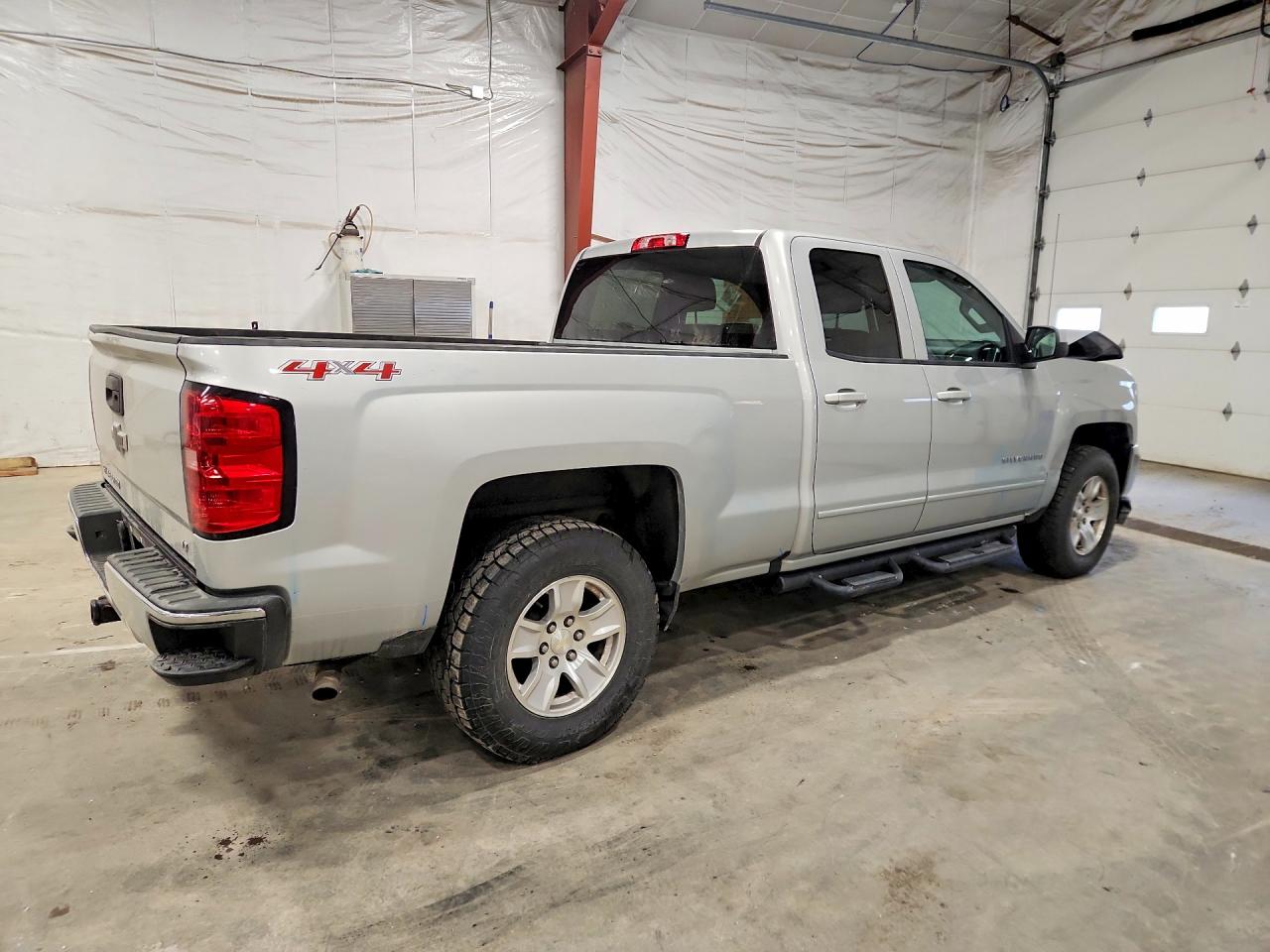 2017 CHEVROLET SILVERADO K1500 LT photo 5