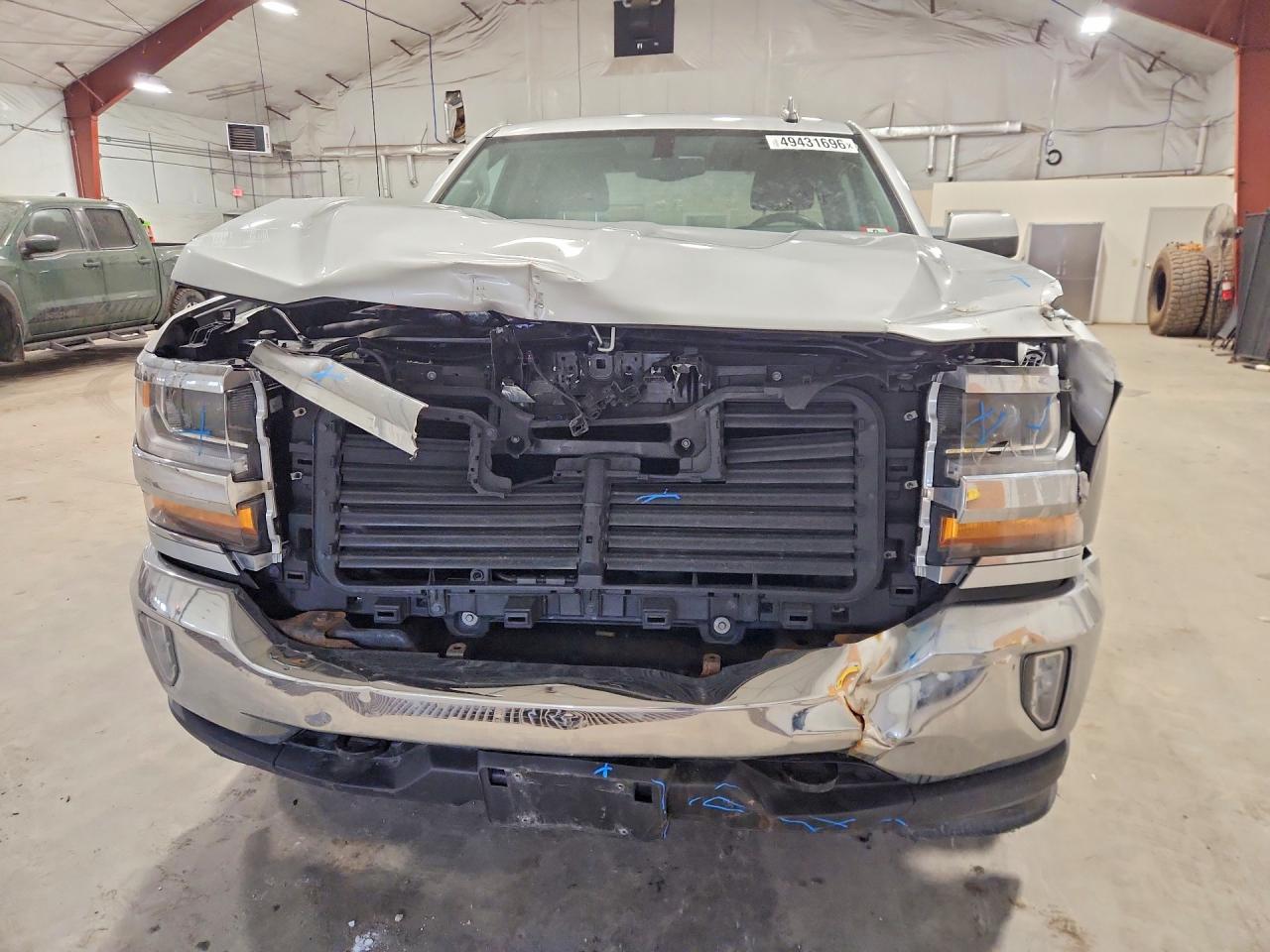 2017 CHEVROLET SILVERADO K1500 LT photo 9