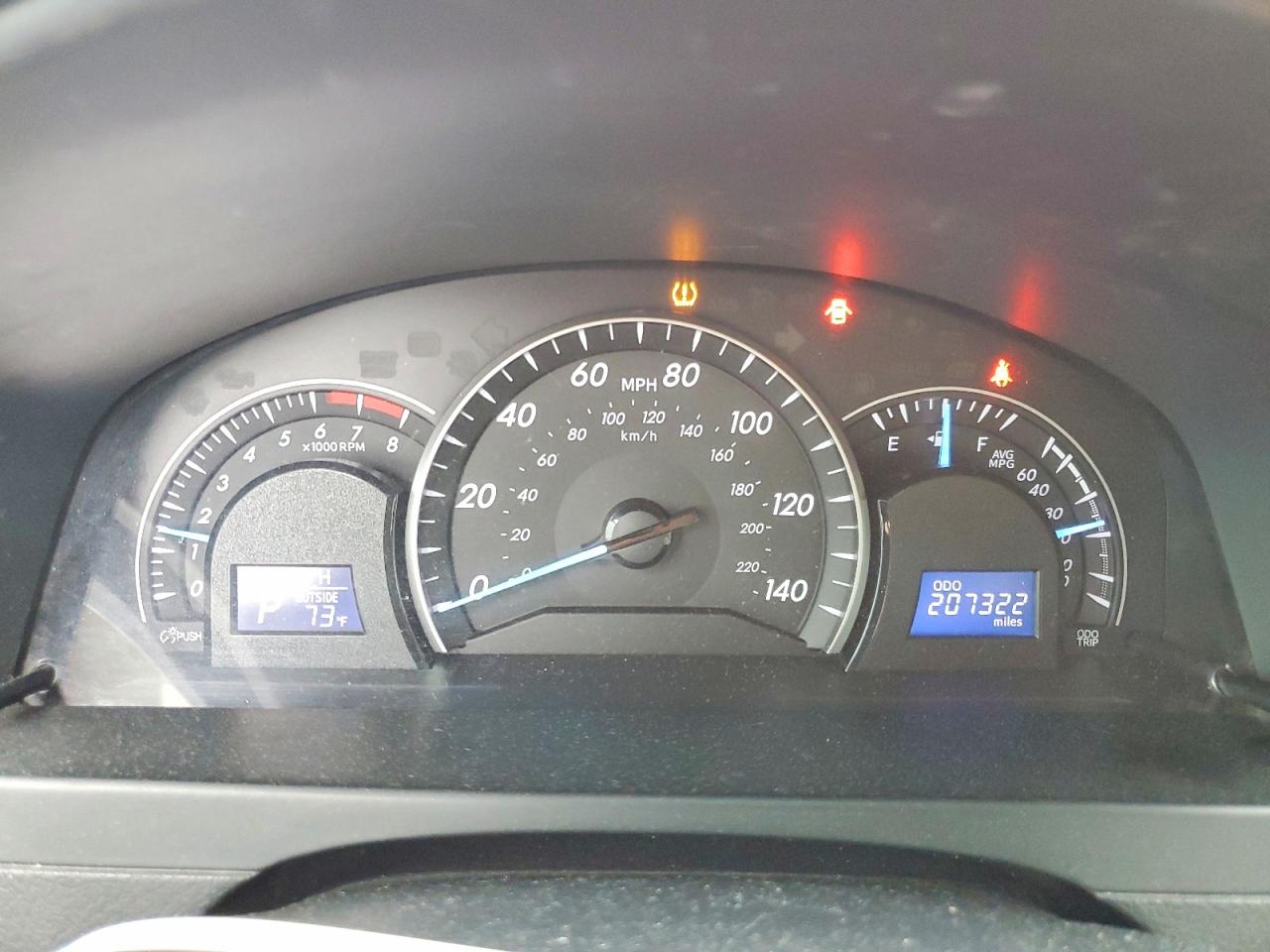 2014 TOYOTA CAMRY LE photo 25