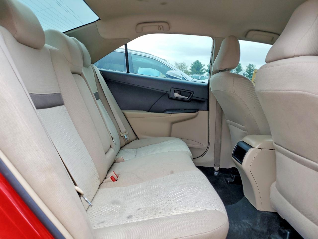 2014 TOYOTA CAMRY LE photo 28