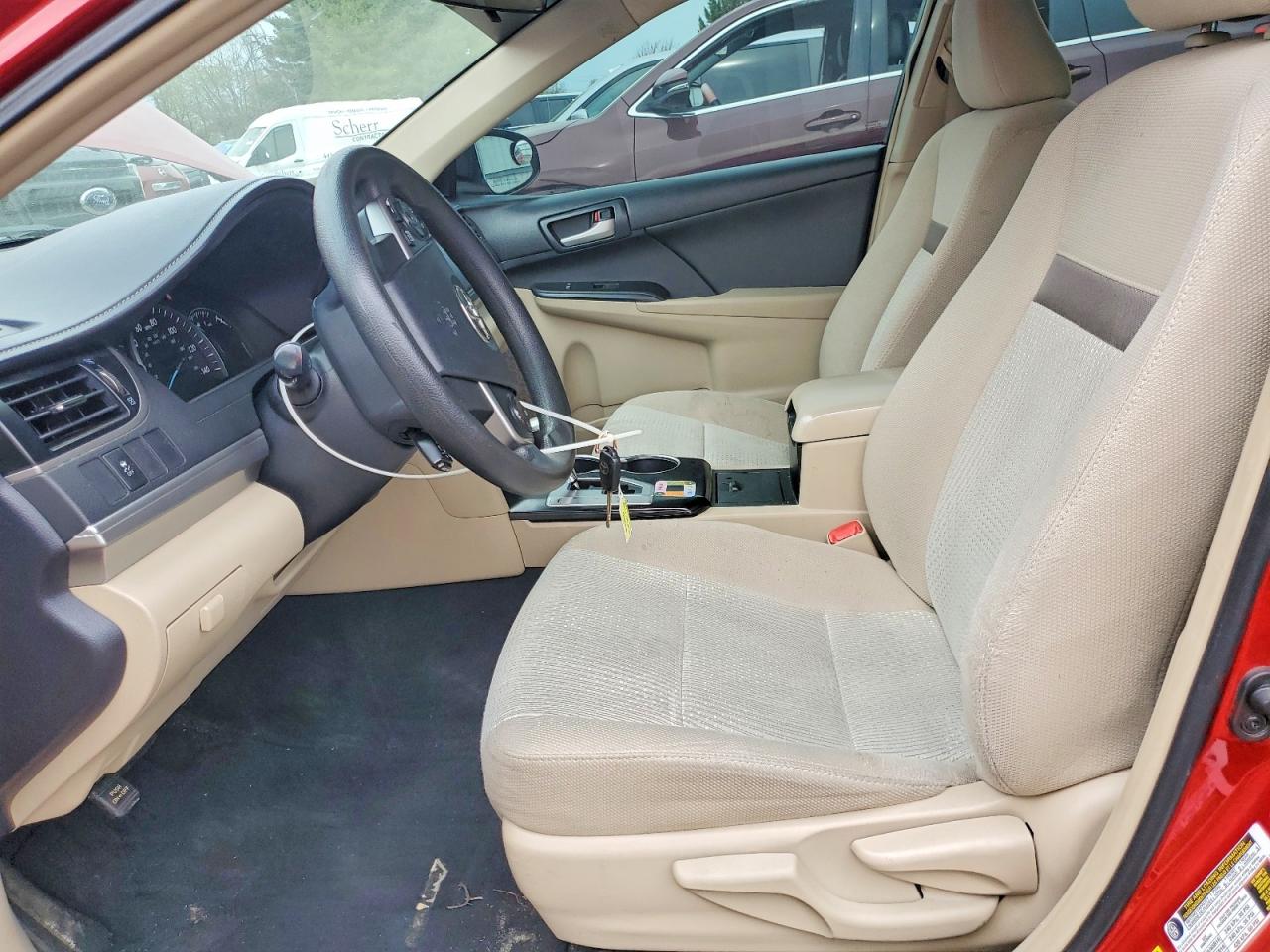 2014 TOYOTA CAMRY LE photo 19
