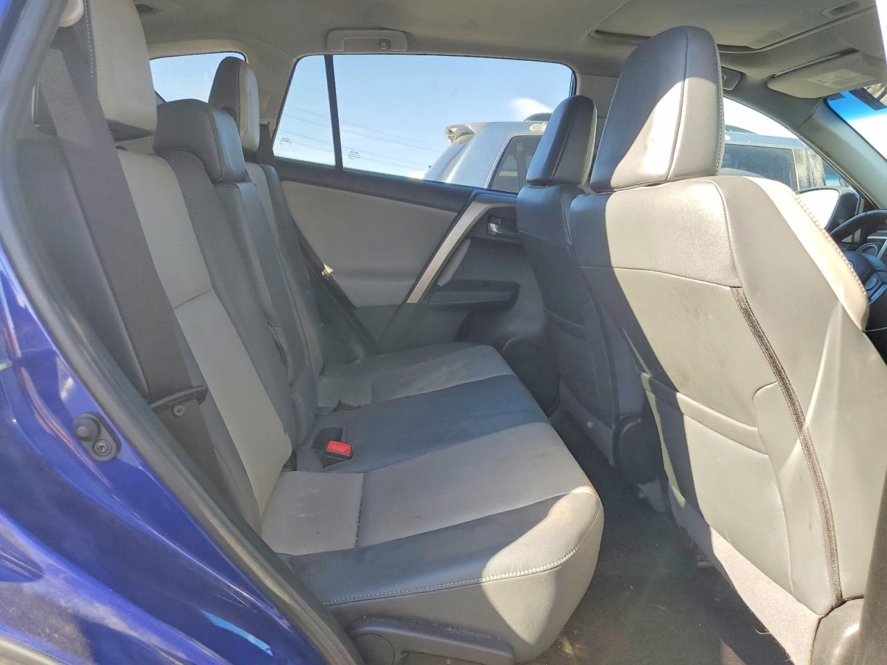 2015 TOYOTA RAV4 LIMITED photo 28