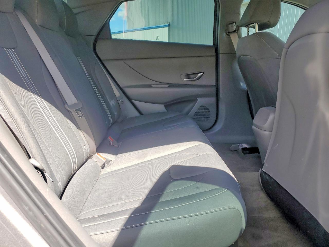 2023 HYUNDAI ELANTRA BLUE photo 28