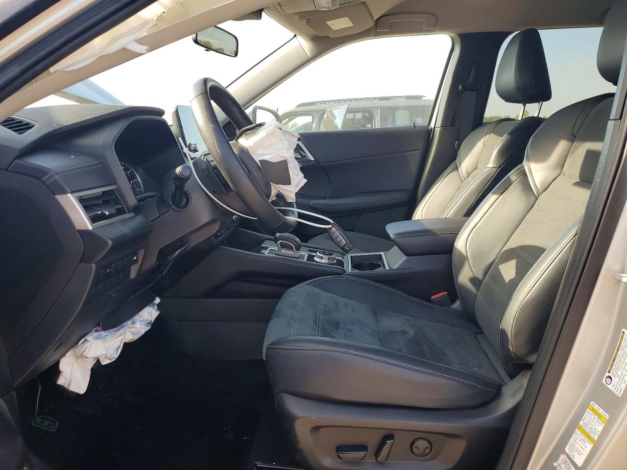 2024 MITSUBISHI OUTLANDER SE photo 19