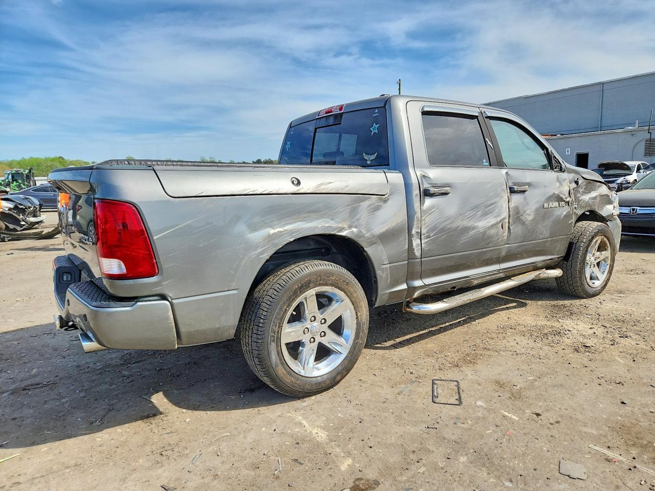 2011 DODGE RAM 1500 photo 5