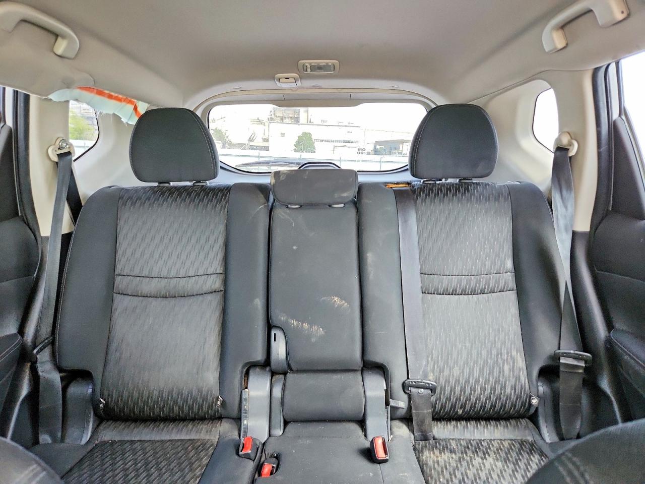 2017 NISSAN ROGUE photo 28