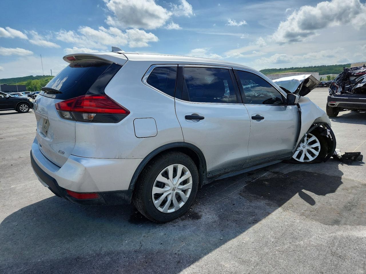 2017 NISSAN ROGUE photo 7