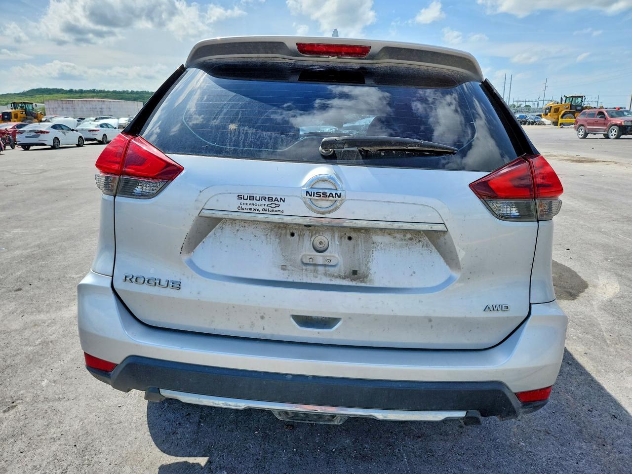 2017 NISSAN ROGUE photo 16