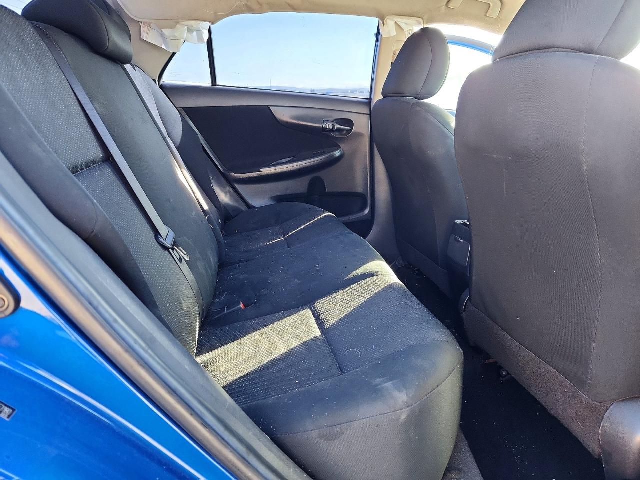 2010 TOYOTA COROLLA S photo 19