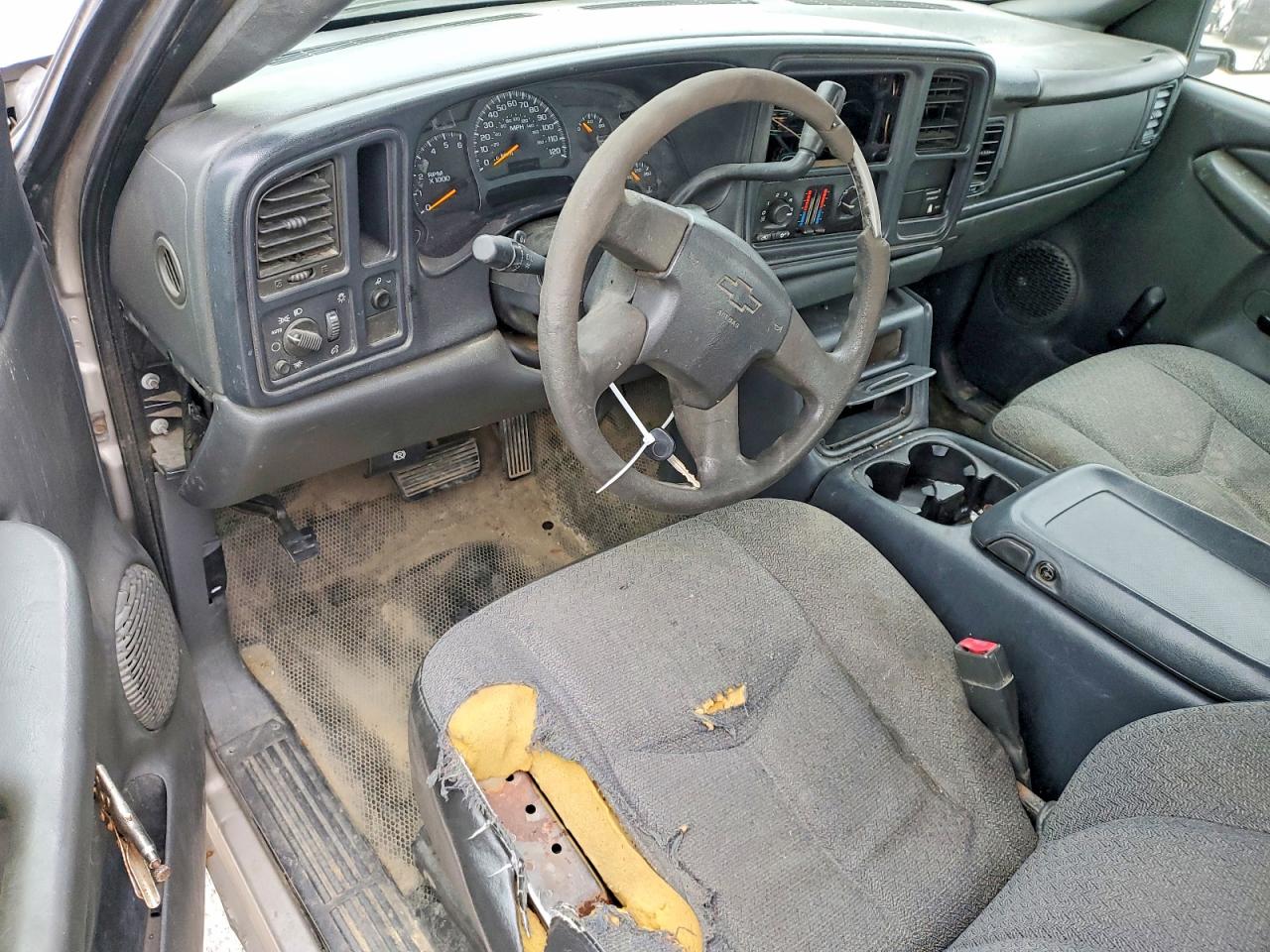 2004 CHEVROLET SILVERADO C1500 photo 15