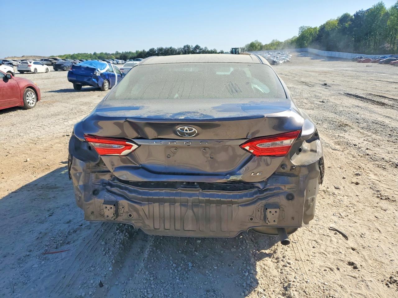 2018 TOYOTA CAMRY LE photo 16