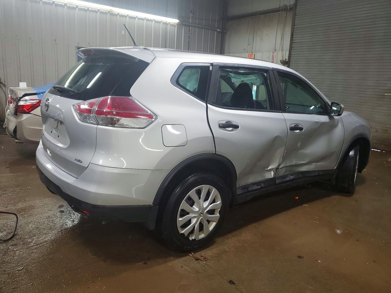 2016 NISSAN ROGUE S photo 5