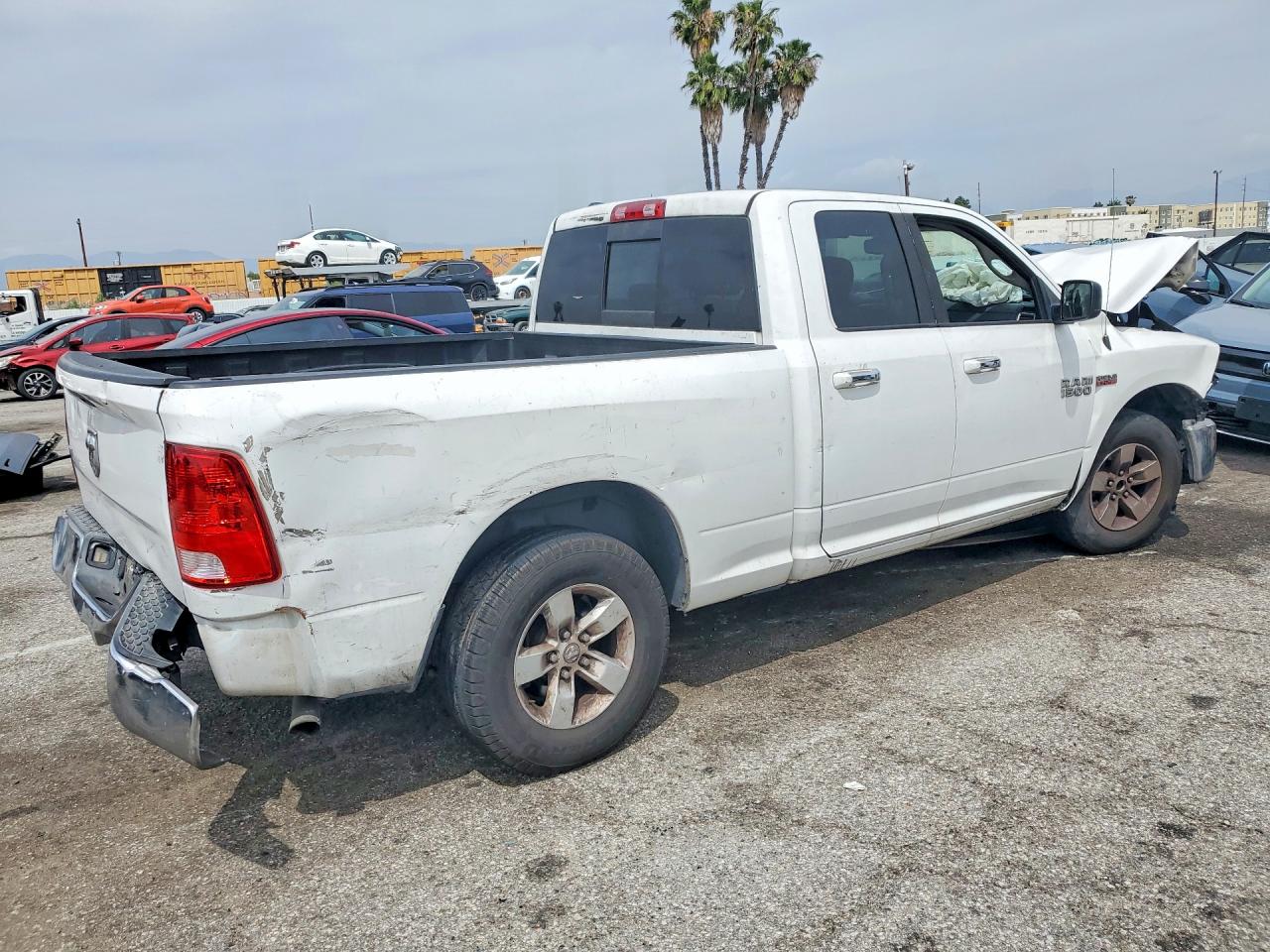 2014 RAM 1500 SLT photo 5