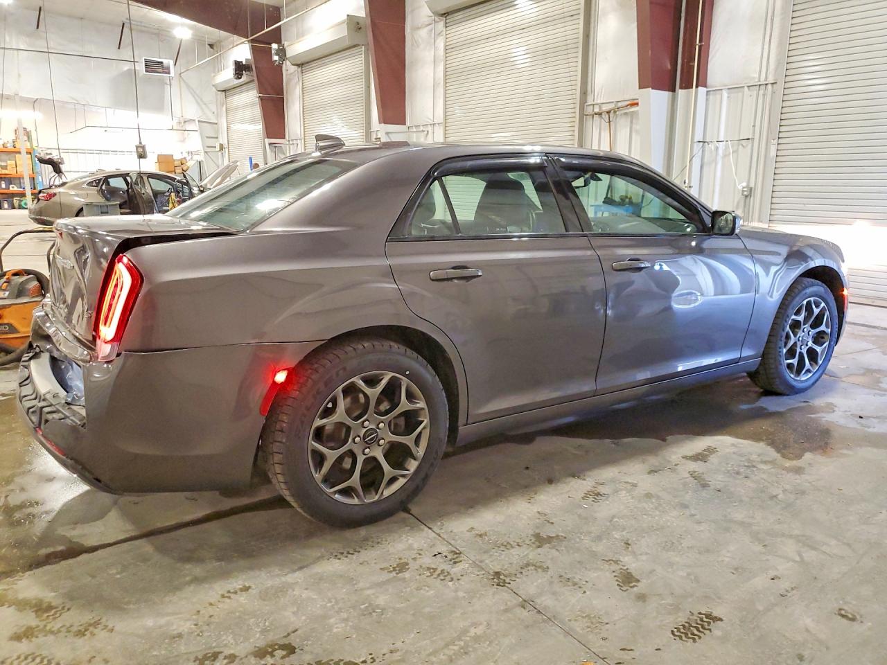 2015 CHRYSLER 300 S photo 3
