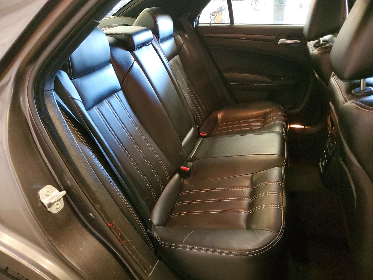 2015 CHRYSLER 300 S photo 10