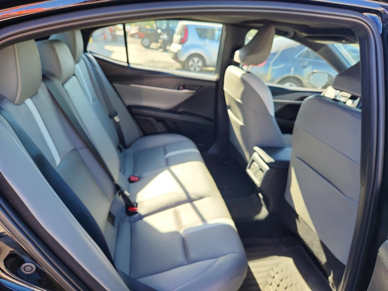 2025 TOYOTA CAMRY SE photo 10