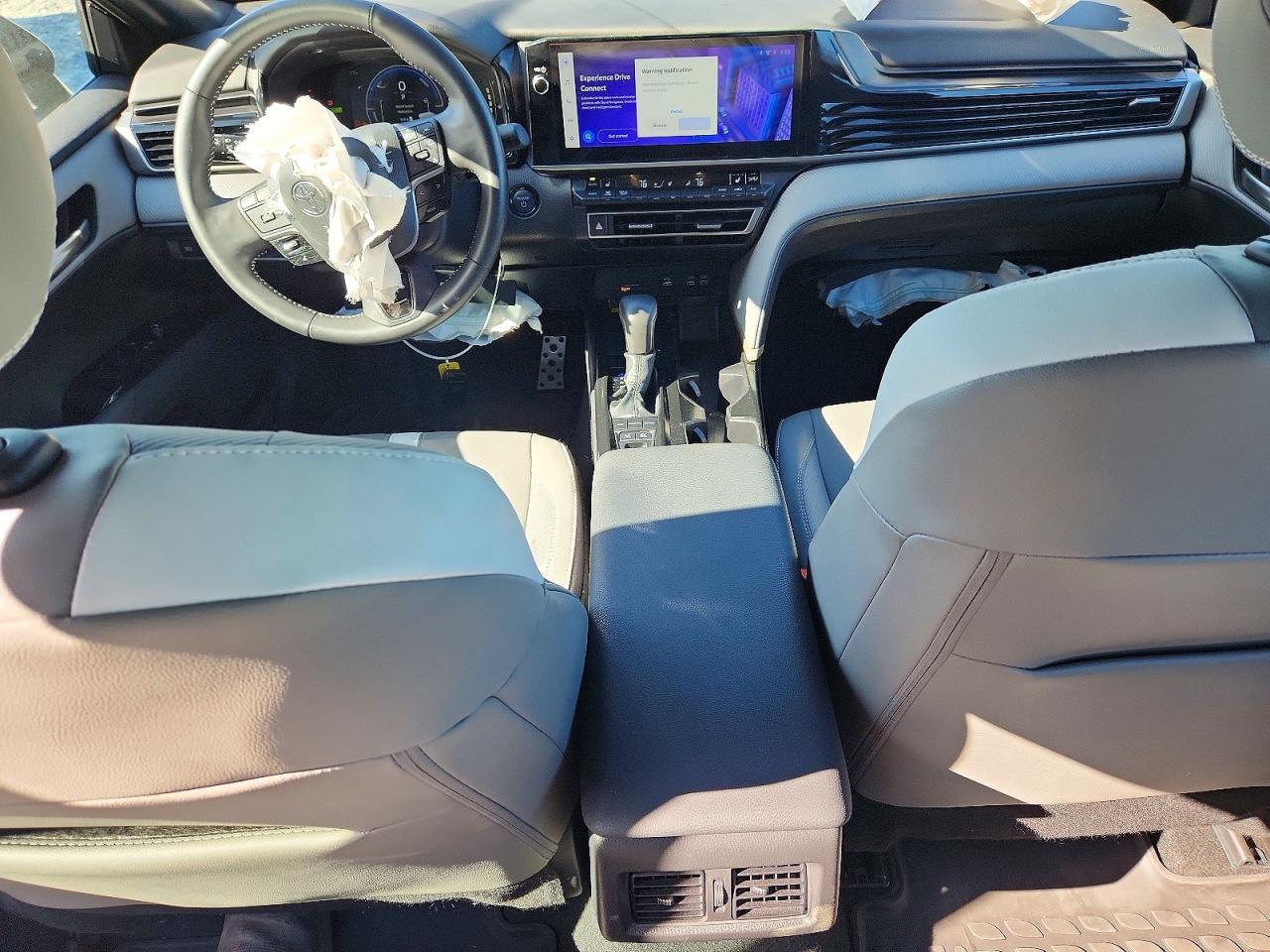 2025 TOYOTA CAMRY SE photo 8