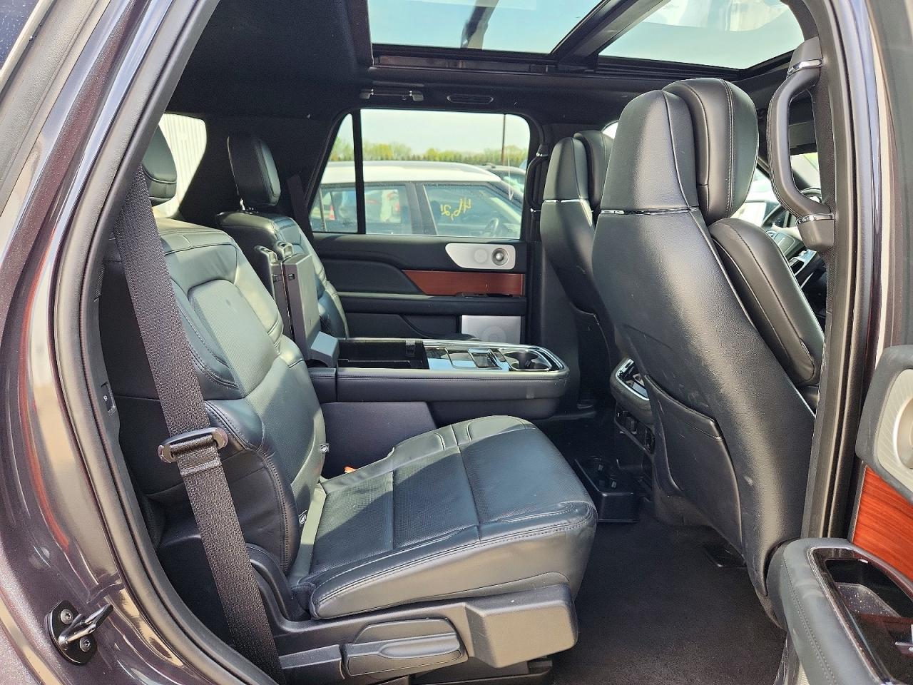 2022 LINCOLN NAVIGATOR RESERVE photo 31