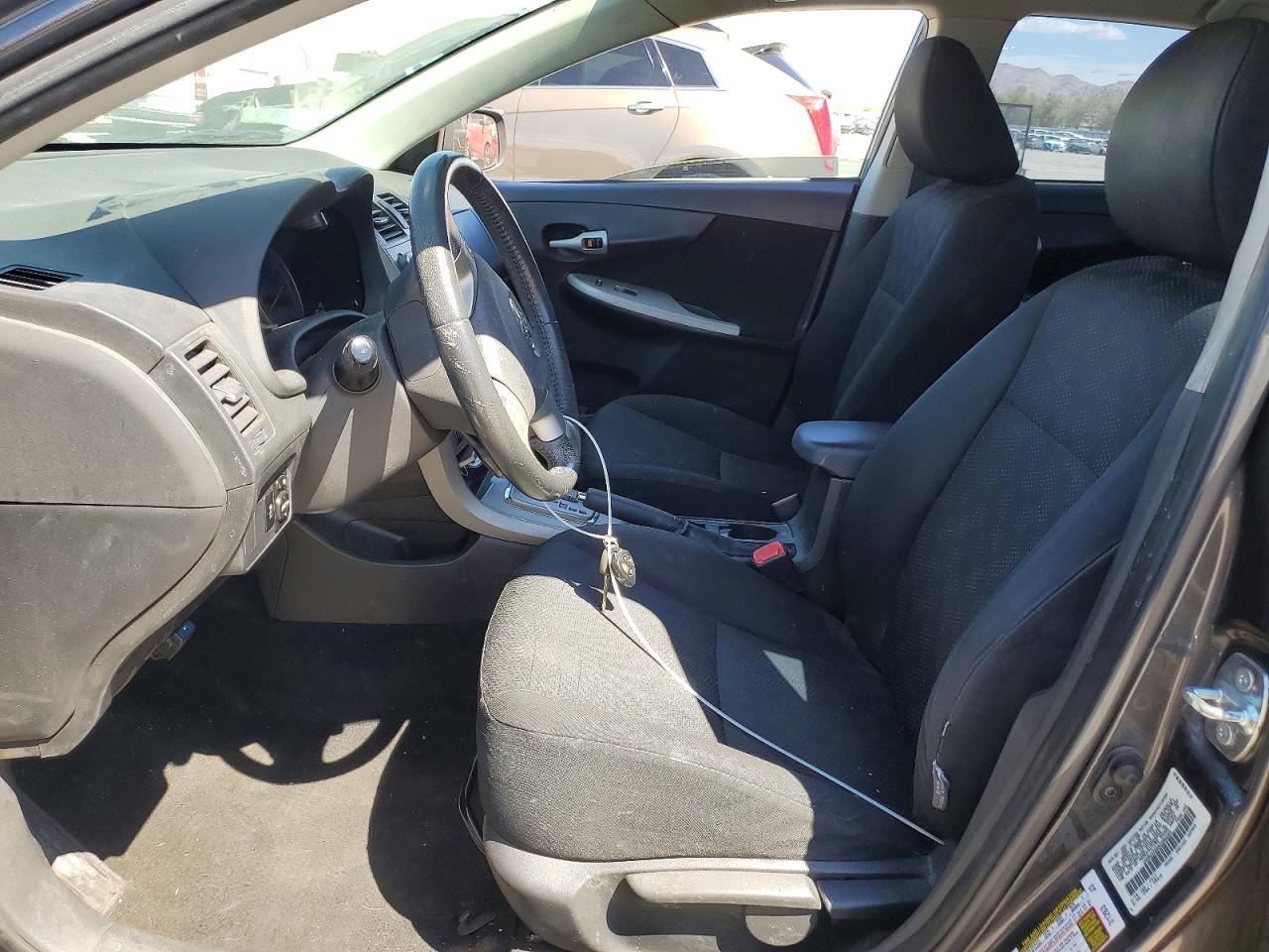 2010 TOYOTA COROLLA S photo 13