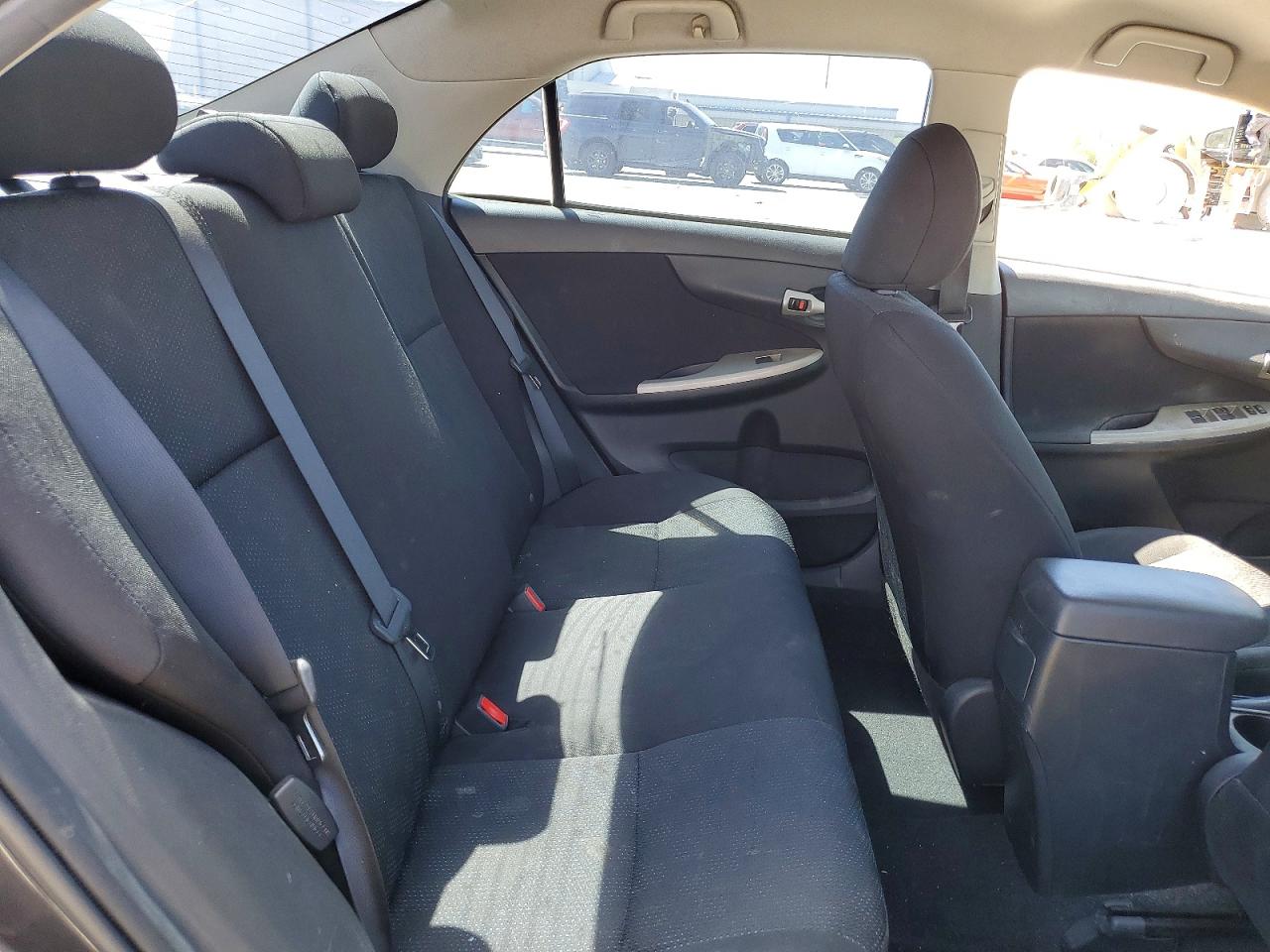 2010 TOYOTA COROLLA S photo 19