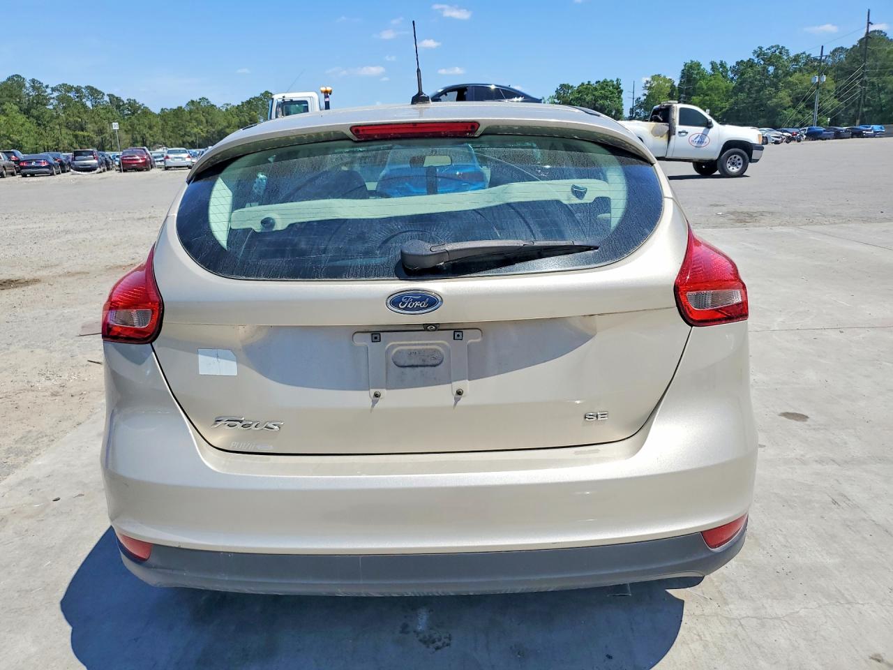 2017 FORD FOCUS SE photo 11