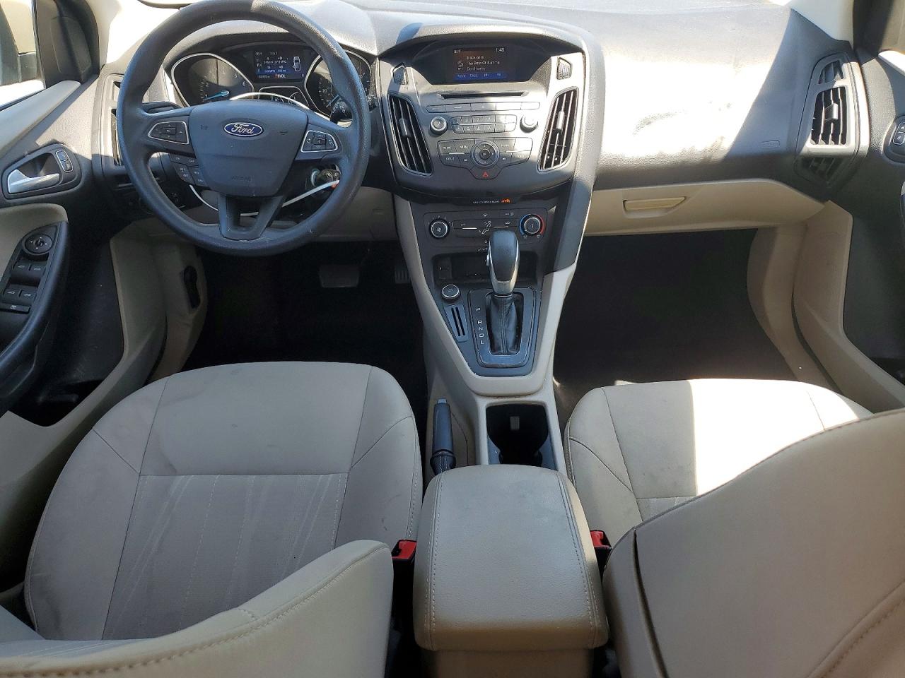 2017 FORD FOCUS SE photo 15