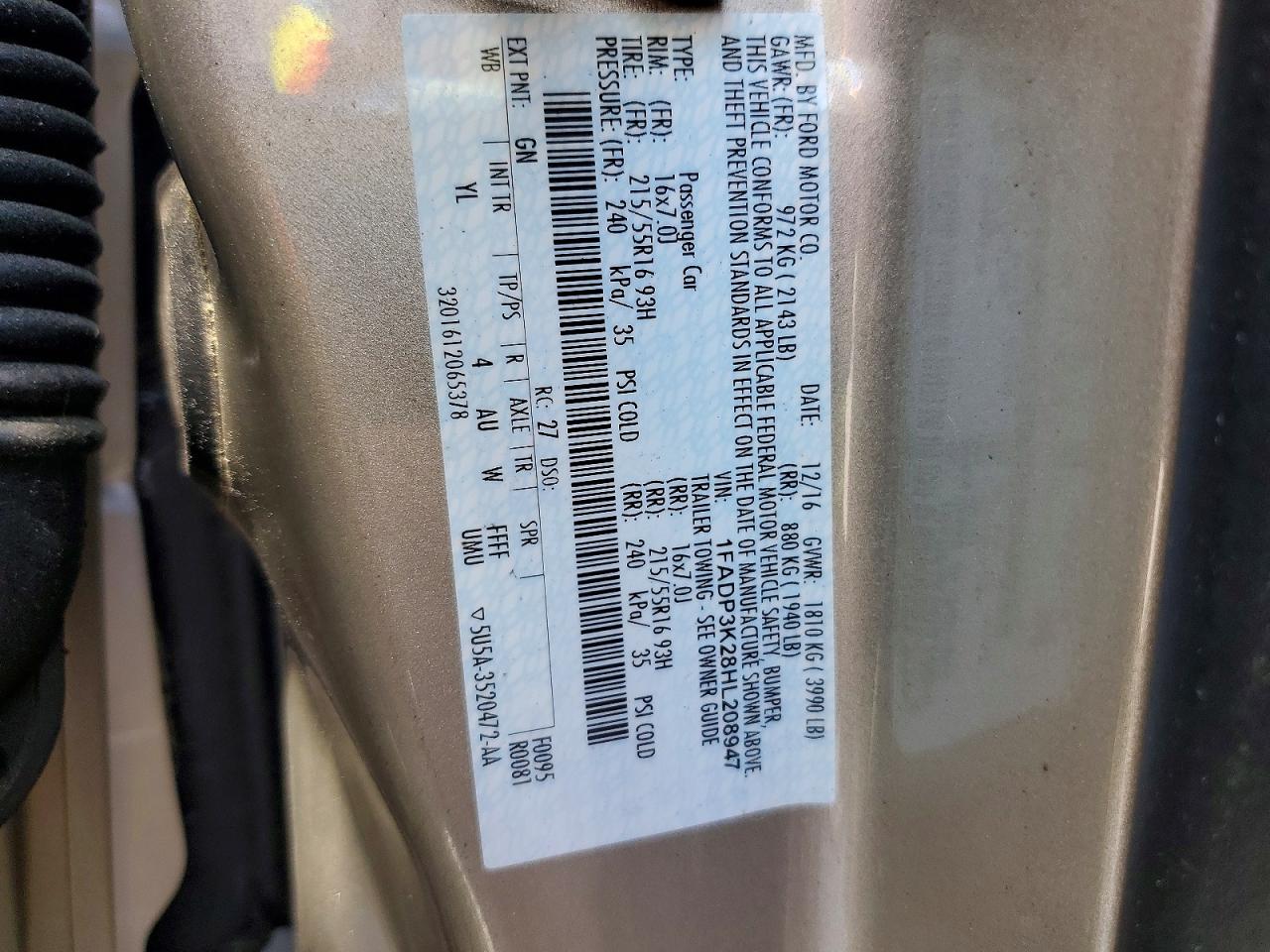 2017 FORD FOCUS SE photo 25